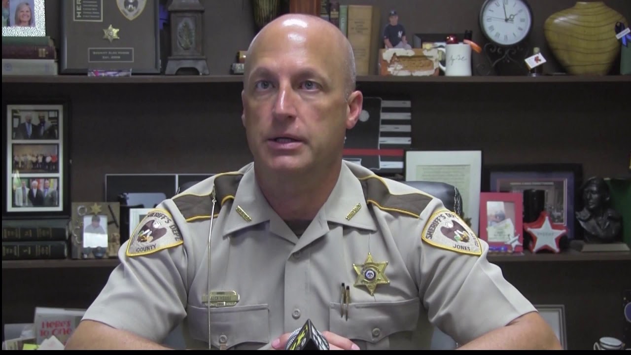 Man Arrested After 10 Hours Standoff With Police - YouTube