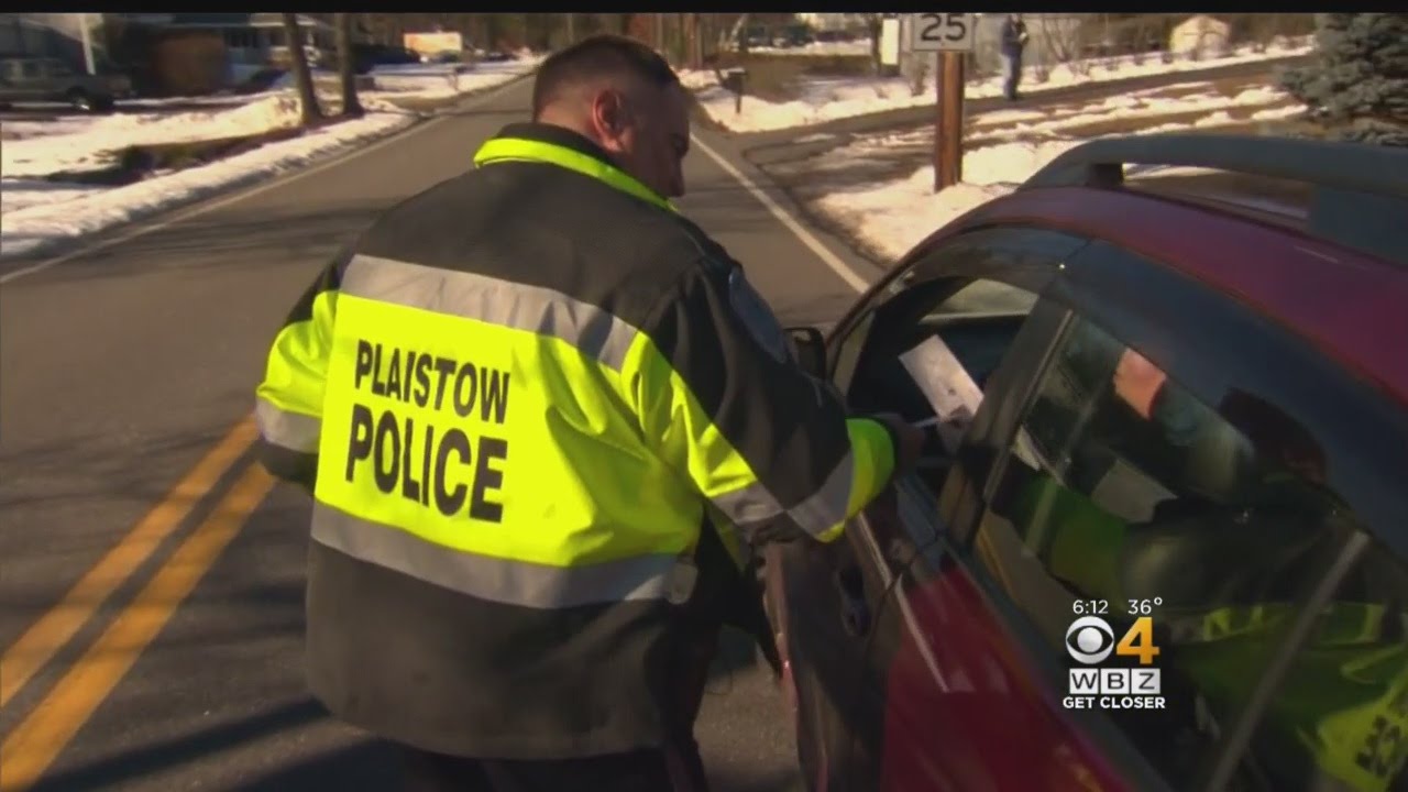 Police Give Drivers Warning, Dunkin Donuts Gift Card - YouTube