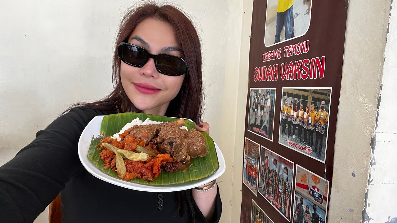 MAKAN SIANG GUDEG YU DJUM JOGJA ENAK BANGETTT!