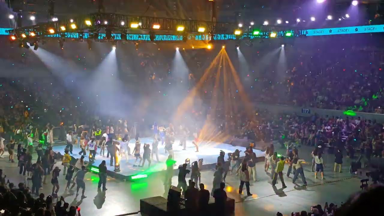 BINI HOMECOMING SHAGIDI WITH FANS AT MOA ARENA 