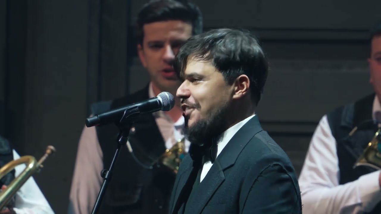 Simion Bogdan-Mihai și Fanfara din Bănia - Mândruliță, mândră almăjană