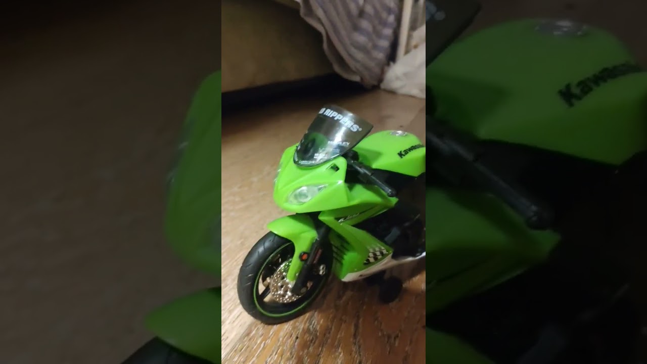タップ Ninja Wheelie Time! toy bike from the markets for my nephew - YouTube