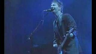 Radiohead - Lucky (live in Glastonbury 2003)