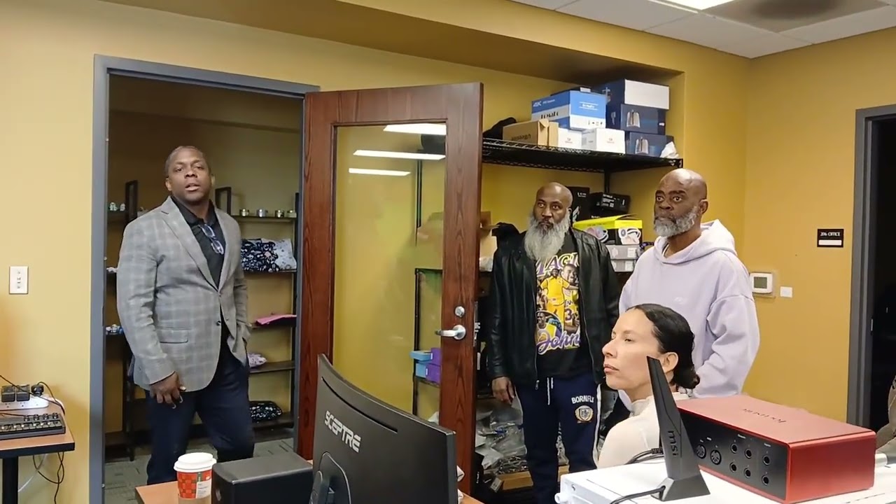 Рик Росс посетил баптистскую церковь Meta24 в Арканзасе.