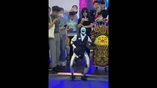humanoid robots suddenly falling to the ground