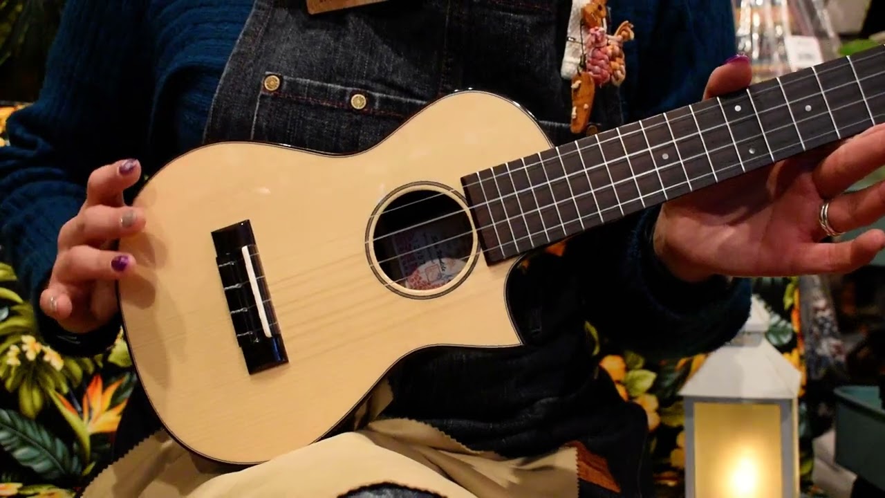 NEW/ASTURIAS SOLO UKULELE SPRUCE ROSEWOOD Soprano【お茶の水店
