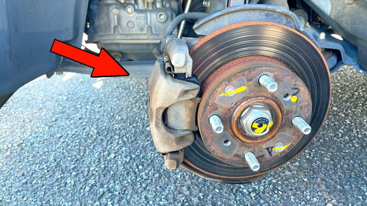 絶対マネするな】特殊工具を使わないブレーキパッド交換 - YouTube