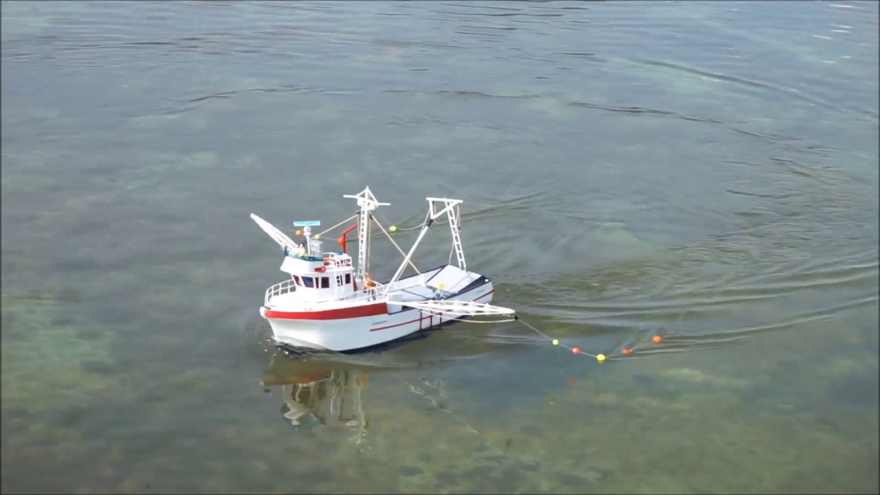 remote control fishingboat tommpson アメリカの漁船 - YouTube