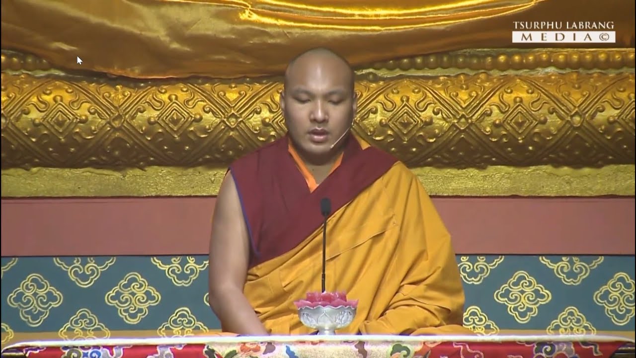 DÂNG ĐÈN CÚNG PHẬT cùng Đức KARMAPA XVII Ogyen Trinley Dorje