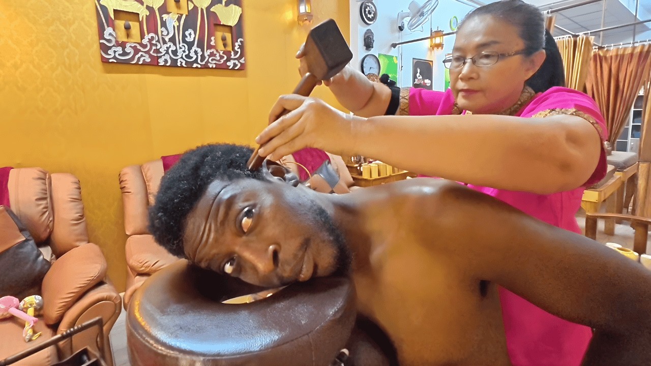 ASMR: AMAZING Thai Back Massage Tok Sen Bamboo Scalp Massage – Beyond Relaxation – Pattaya 🇹🇭
