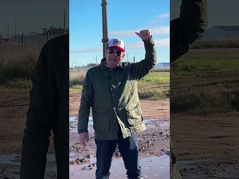 Intendente enojado por empresa que arrojó gran cantidad de agua en camino vecinal