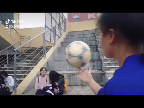 Video Xoáy bóng trên ngón tay - youtube