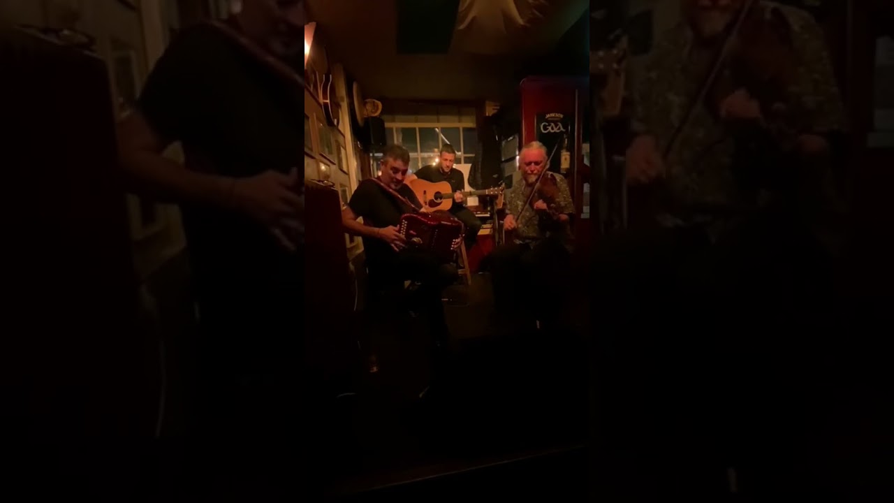 Live from Mulligans Amsterdam with “On The Lash”