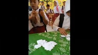 permainan mencari arti kata bahasa inggris menggunakan potongan kertas screenshot 4
