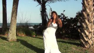 Hawaiian Wedding Song sung by Suzanah Free chords