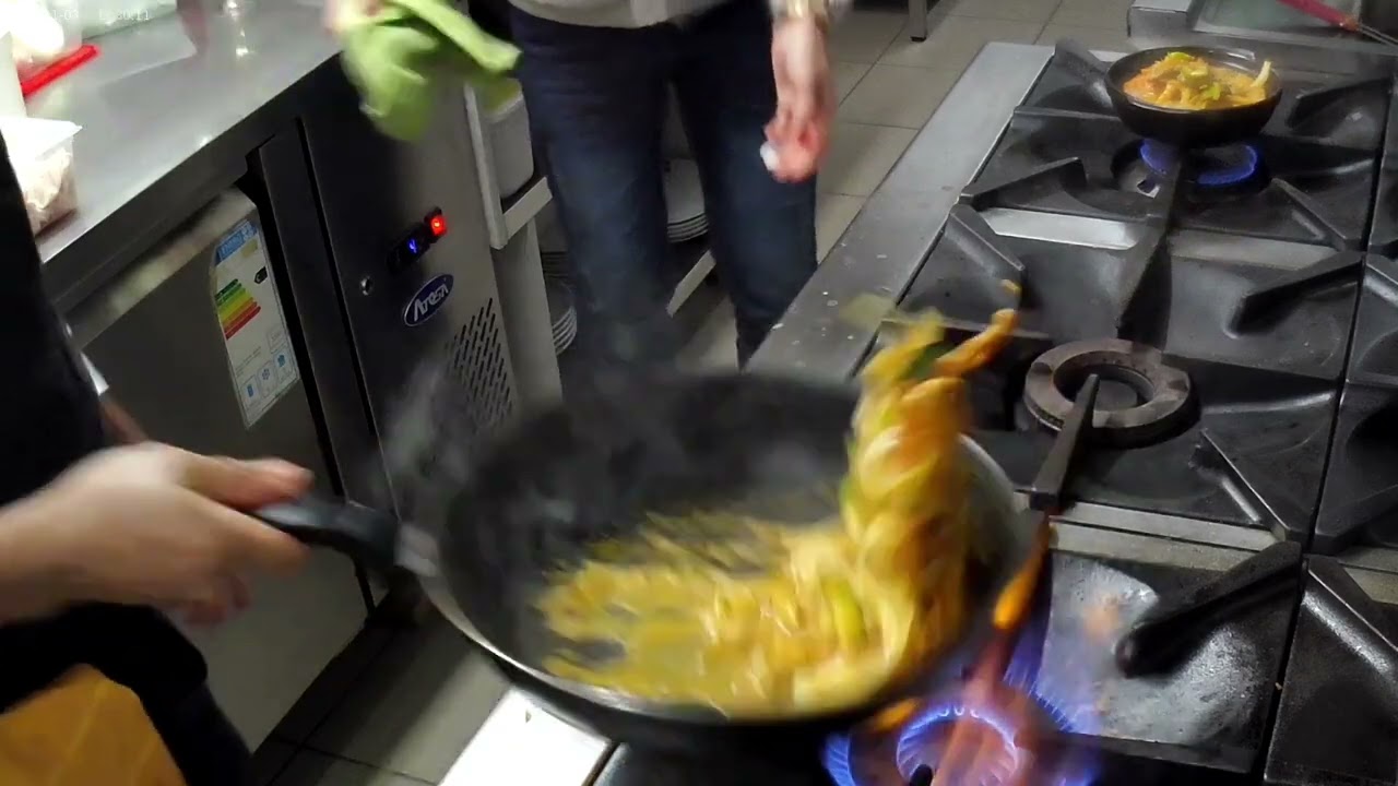 Beef in Thai Sauce and Shrimp in curry sauce 