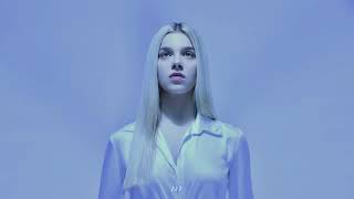 Download Lagu Arilena Ara - Fall from the Sky MP3