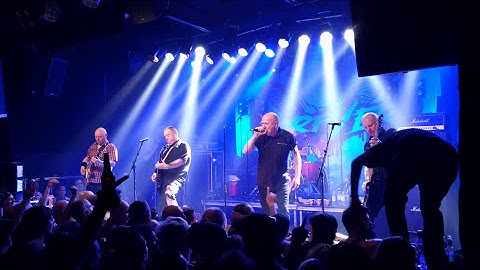 Cock Sparrer "Tough Guys" live 2017