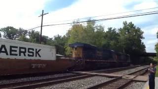 CSX Q031-17 with 3151 Leader in St Denis