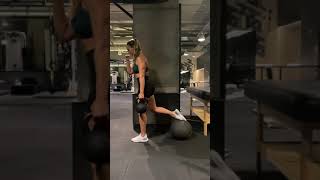 Bulgarian Split Squat (med ball) Profile
