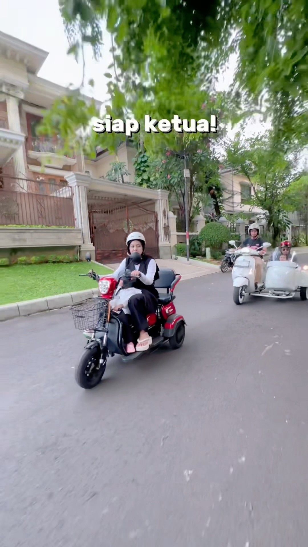 Siap laksanakan pak ketua, yuk jalan jalan sore