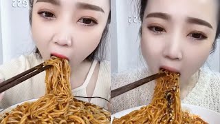 Eating delicious noodles, eating delicious food. Its delicious Mukbang Food. /MUKBANG FOOD/
