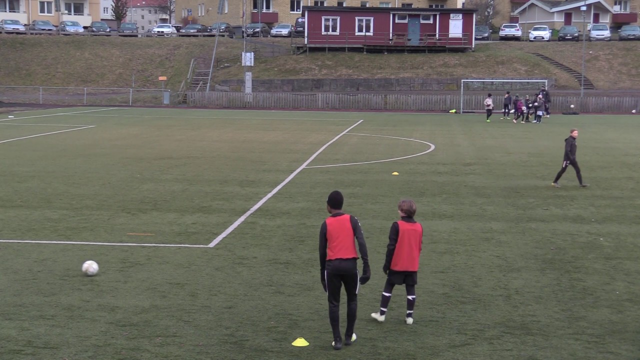 P14  Färdighetsövning 2  Spel i centrala korridorer med löpning från inre korridor i djupled