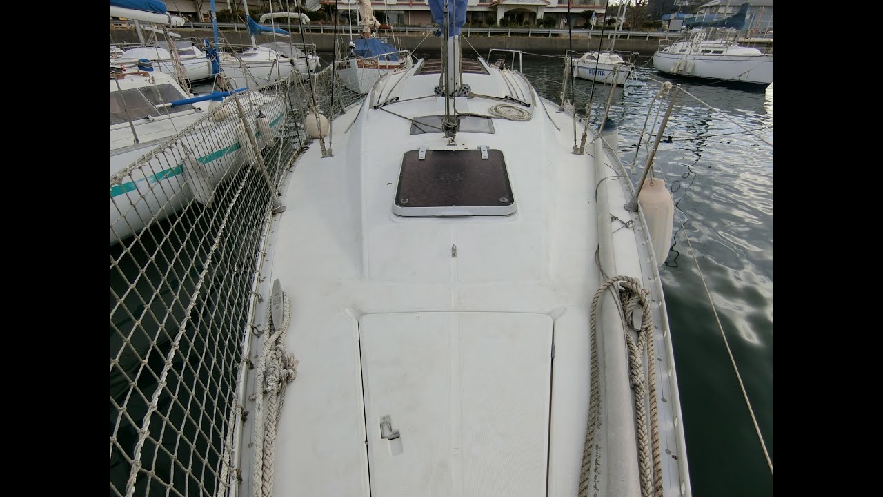 中古艇ドットコム　ベネトウ ファースト２９　デッキ周り動画
