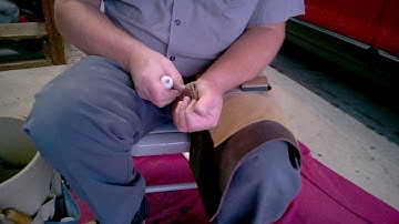 Flint knapping small piece of Flint Ridge 3/3