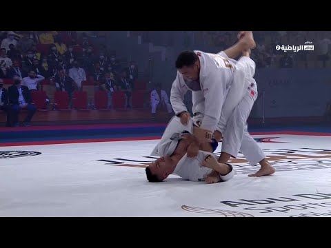 فيصل الكتبي يحصد فضية العالم