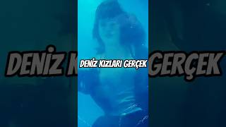 Kız Bir Suyun Içinde Özgürce Nefes Alabiliyordu