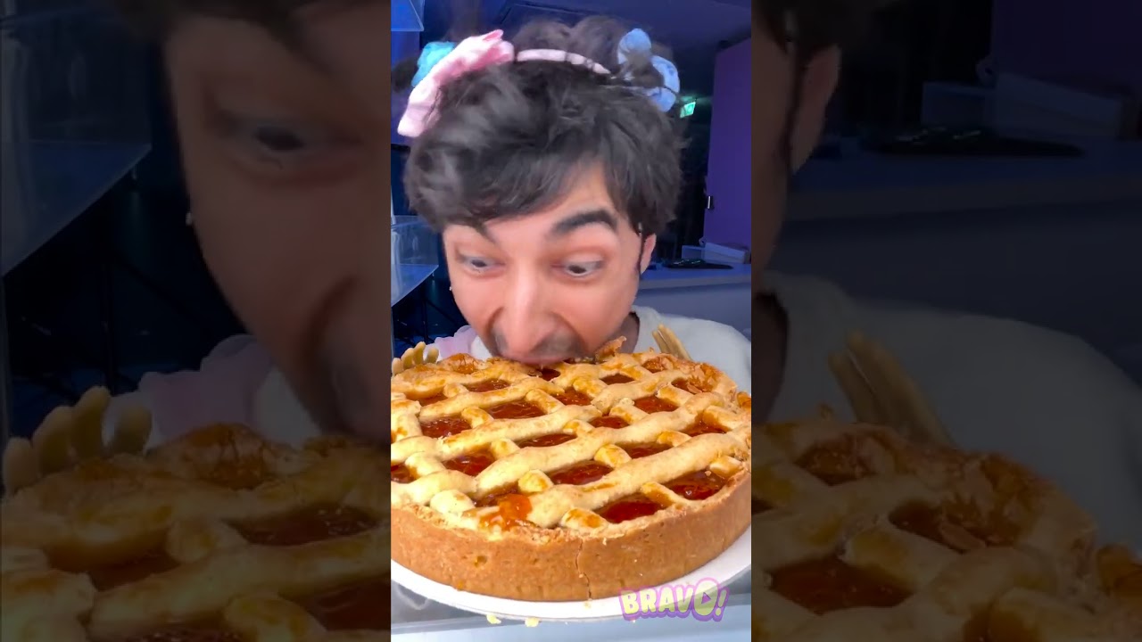 TASTY PIE 🥧😅🪳| I Ate the Whole Pie, But Blamed the Cockroaches! 