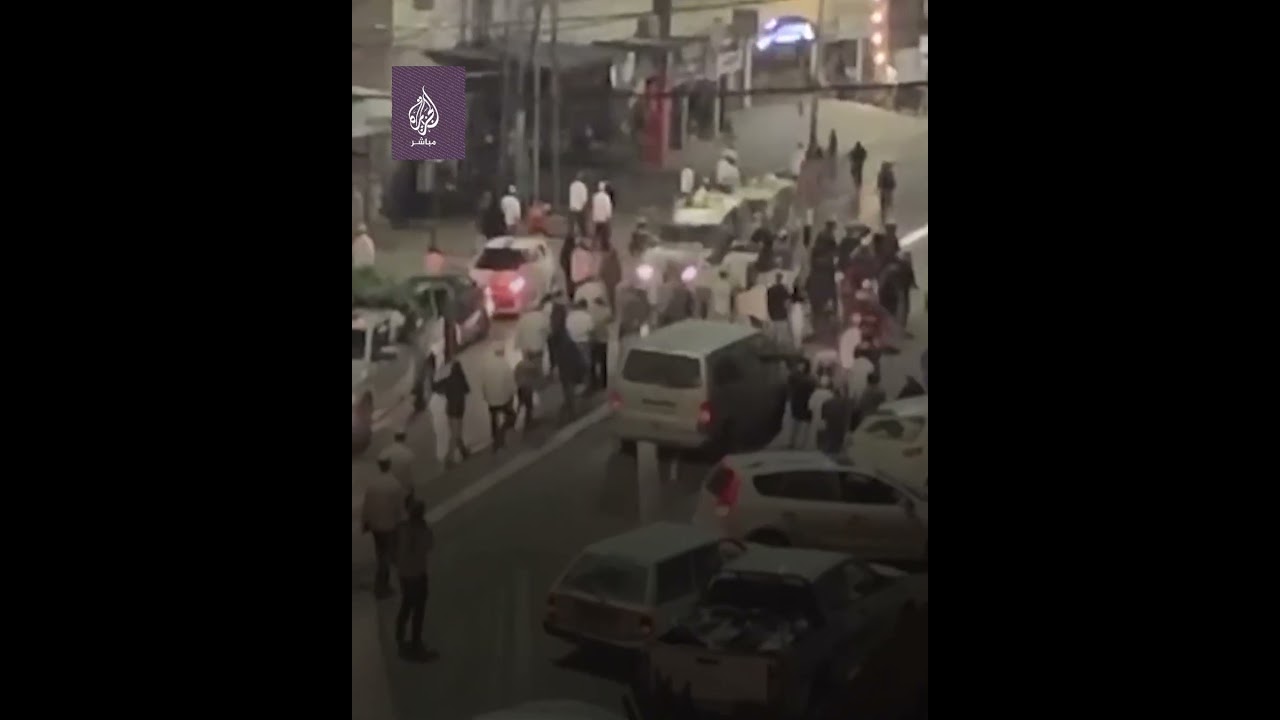 بحماية قوات الاحتلال الإسرائيلي.. عشرات المستوطنين يهاجمون منازل فلسطينيين في بلدة حوارة جنوبي نابلس