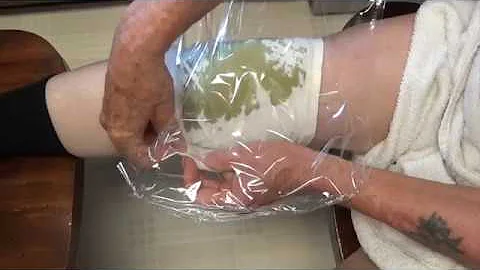 COMFREY POULTICE - STEP BY STEP - HOW TO DO IT (OAG 2017)