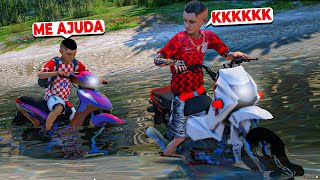 ATRAVESSEI UM RIO DE MOTO ROUBADA COM MEU AMIGO | GTA 5: VIDA REAL