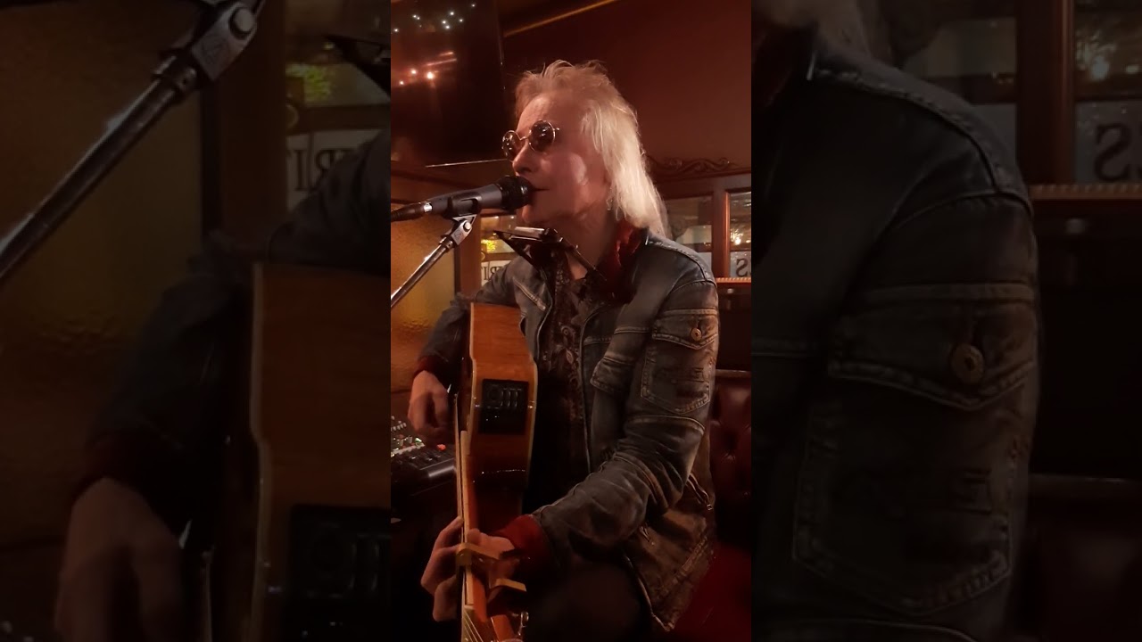 The Contender performed by Kevin Molloy (Tuesdays at the Halfway House Walkinstown Dublin)