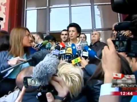 ნინო ბურჯანაძე უბანზე ოჯახის წევრებთან ერთად მივიდა