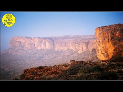 Bandiagara Escarpment Africa’s 1,600ft High Tribal Burial Site