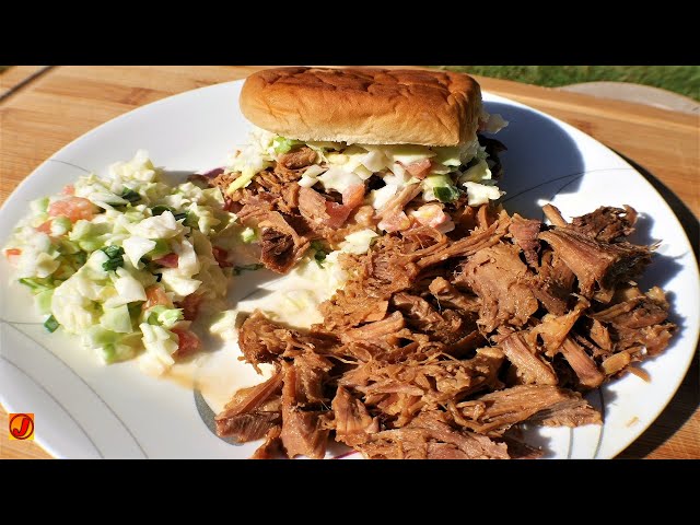 Slow Cooker Pulled Pork - Mommy Hates Cooking