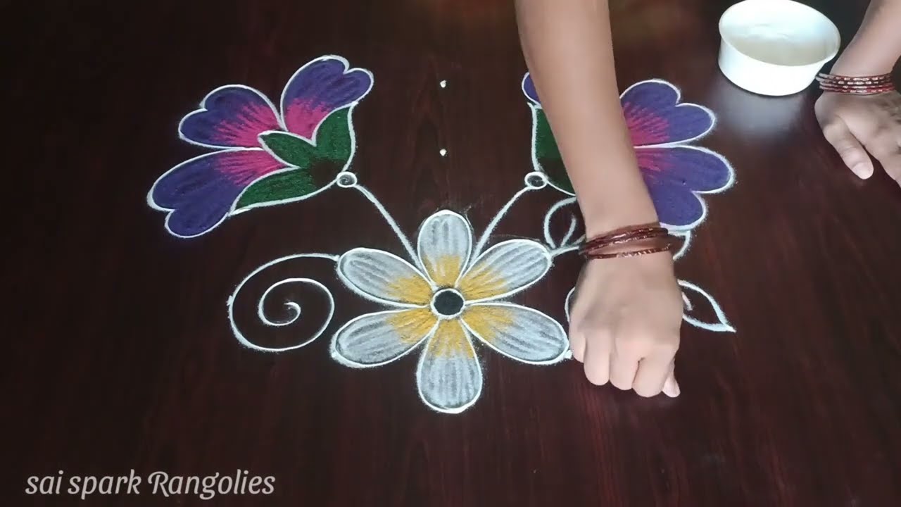 Creative flower rangoli / simple daily rangoli / easy pulli kolangal @sai spark rangolies 