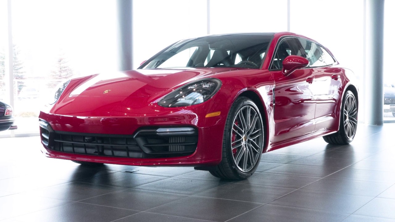 Porsche panamera red