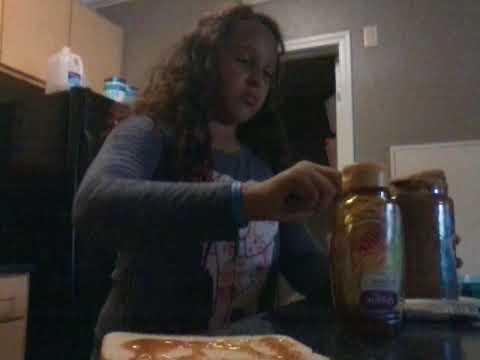 How to make a peanut butter and honey sandwich