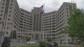 VA employee cites continuing problems