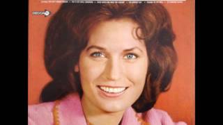 Loretta Lynn - You Ain't Woman Enough (1965).