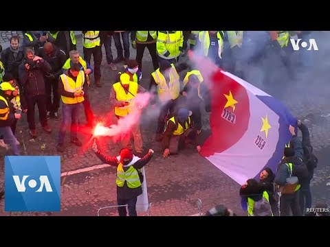 French Police Use Tear Gas Against Protesters in Central Paris