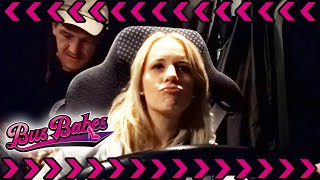 Ein Kampf Der Giganten Auf Der Autobahn Jule Wird Zum Trucker Babe Bus Babes Kabel Eins
