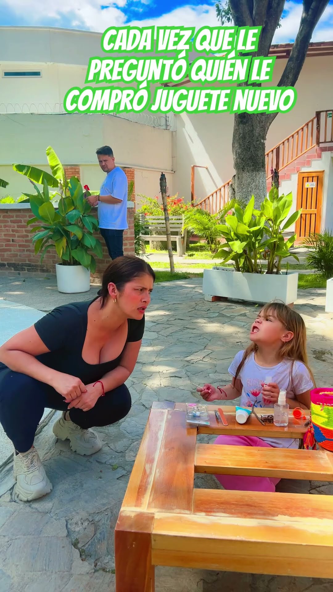 Cada vez que le pregunto quien le compró juguetes nuevos #humor #comedia #shortviral