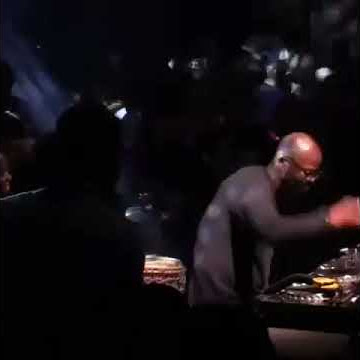 DJ Black Coffee - EPIC mixing skills goes viral