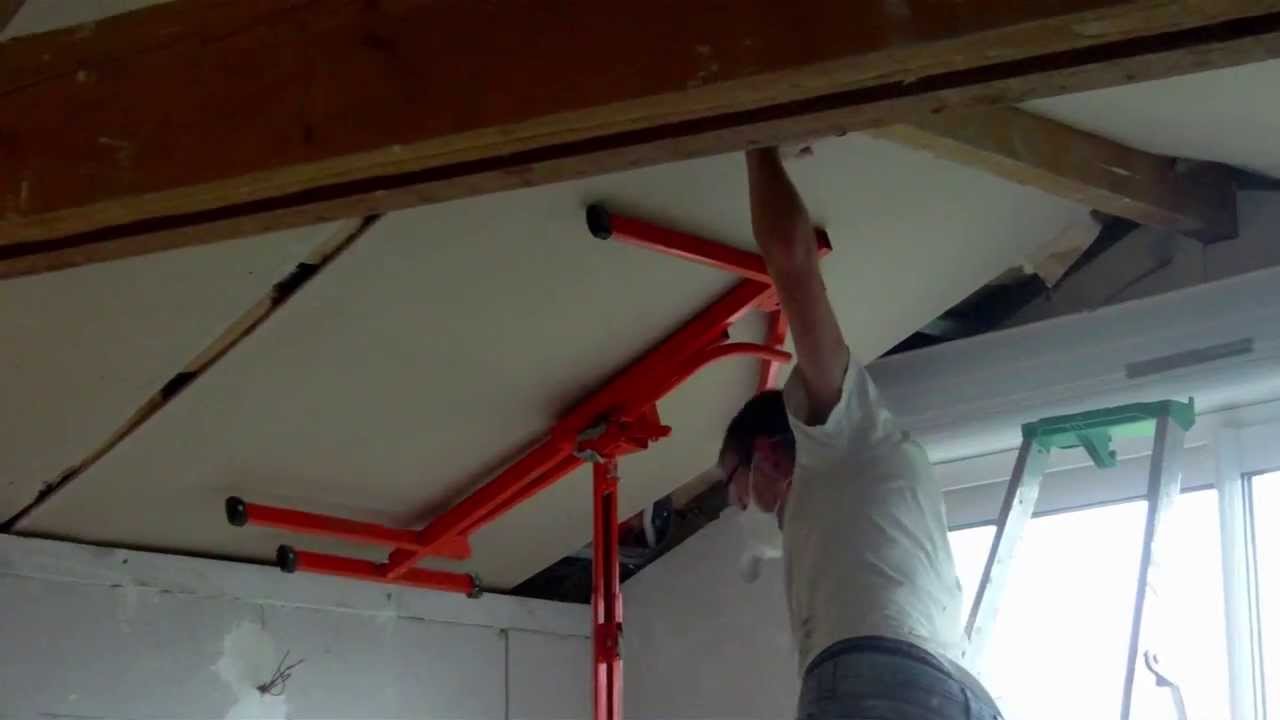 Montage von gipskarton decke unter dachschrägen mit paneelheber ...