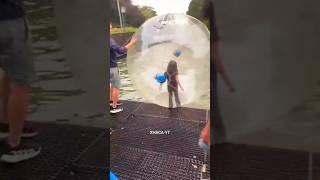 BALLON GÉANT : Le Rêve De Marcher Sur L’eau Vire Au Cauchemar !🎈💧😱
